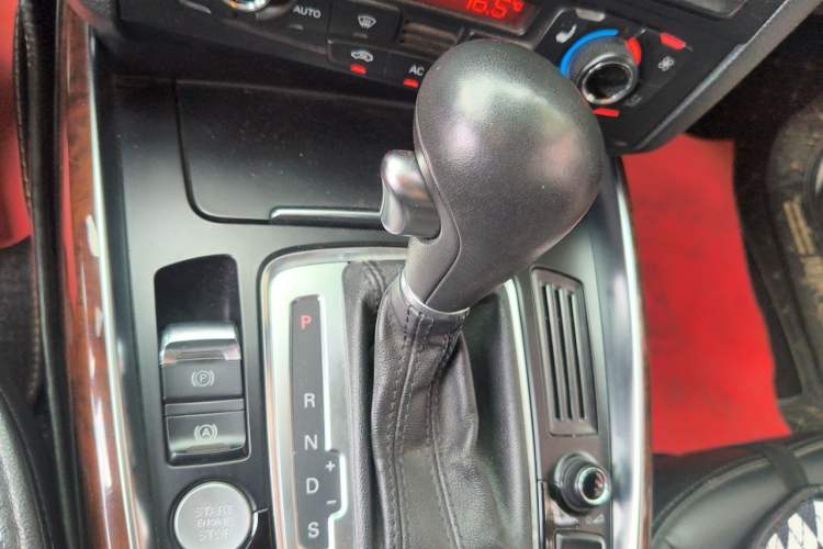 Used Audi Q5 2012 2.0TFSI Comfort Version Gear Lever