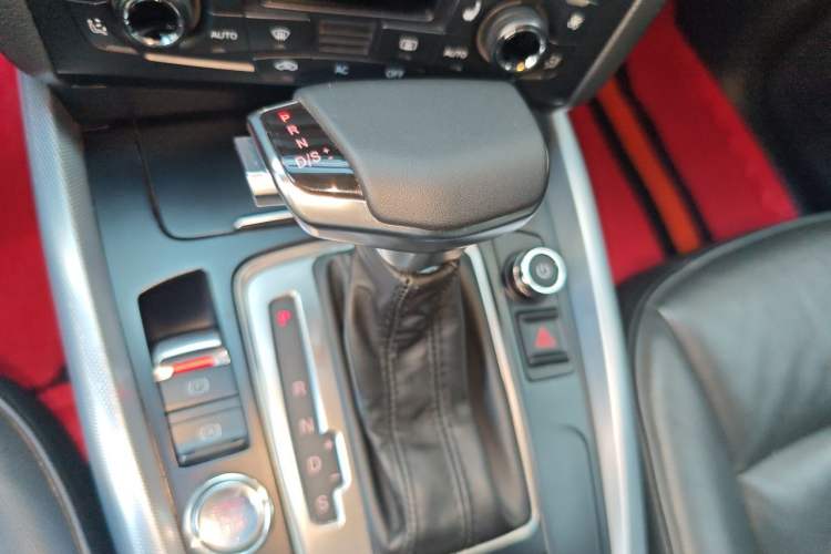 Used Audi Q5 2012 2.0TFSI Comfort Version Gear Lever