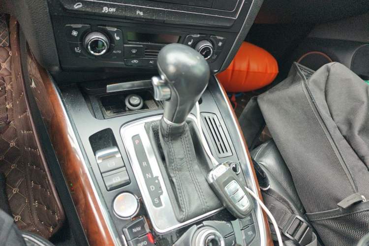 Used Audi Q5 2012 2.0TFSI Comfort Version Gear Lever