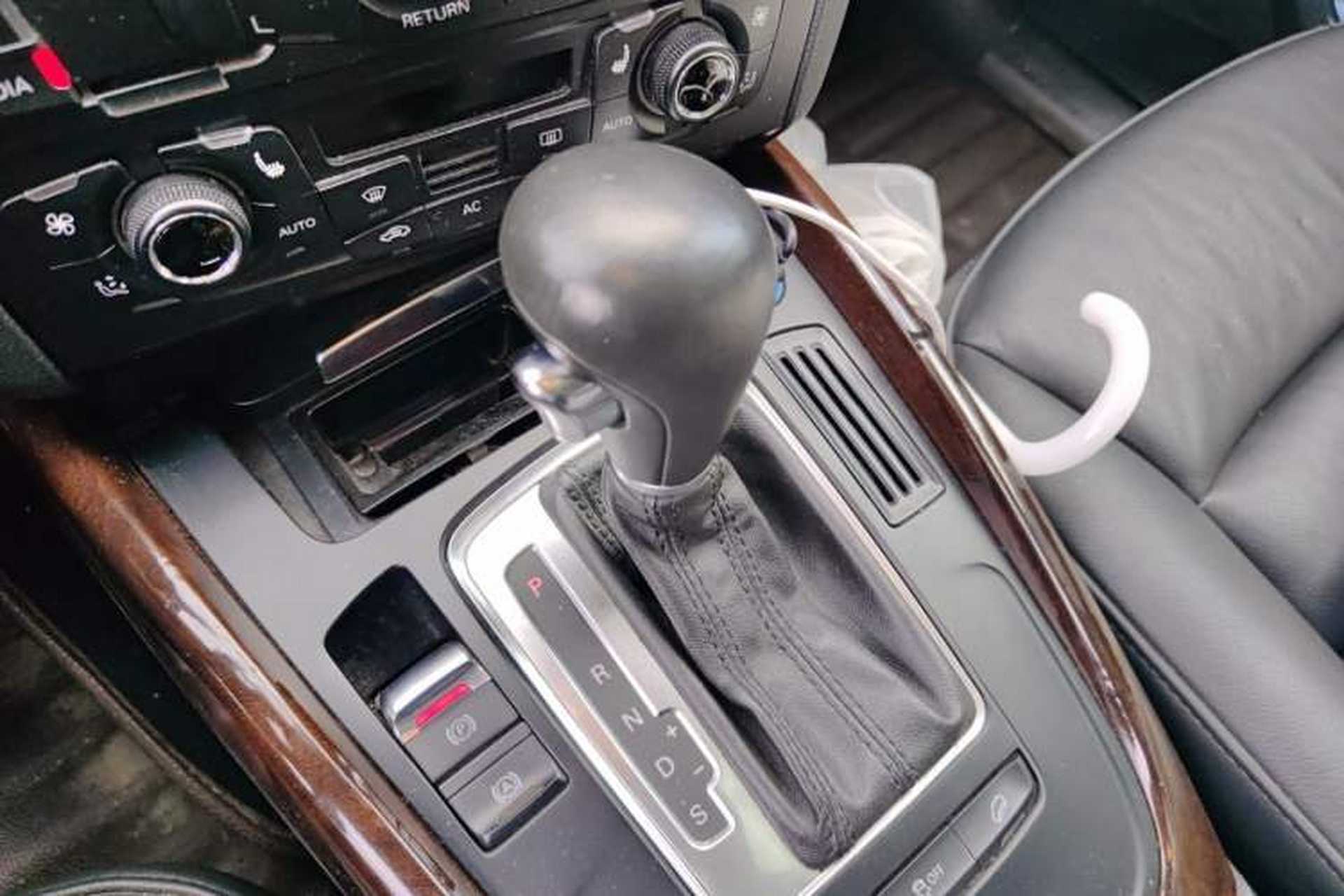Used Audi Q5 2012 2.0TFSI Technology Model Gear Lever