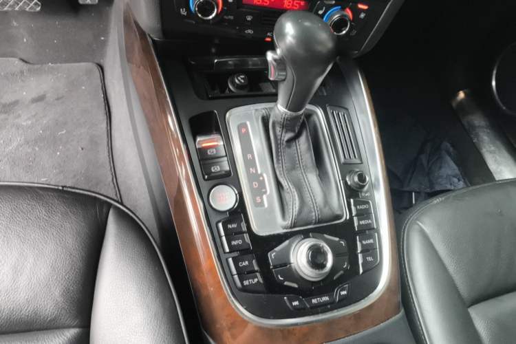 Used Audi Q5 2012 2.0TFSI Comfort Version Gear Lever