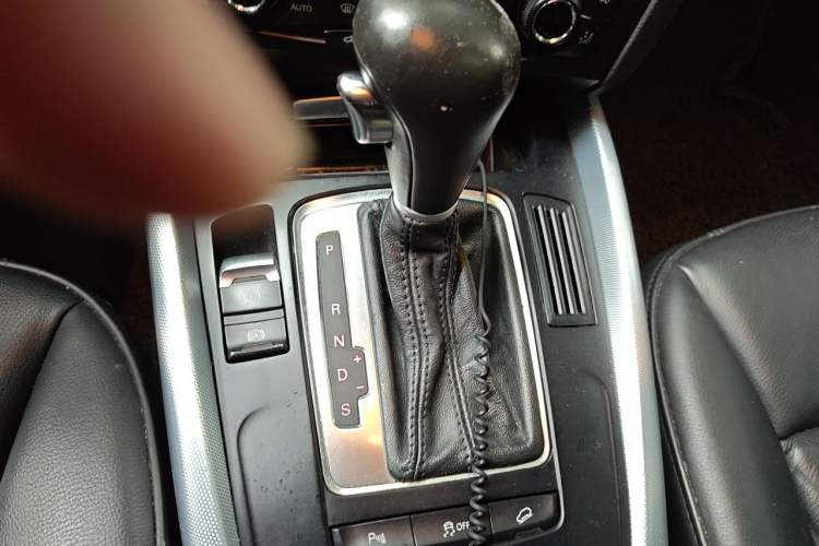 Used Audi Q5 2012 2.0TFSI Technology Model Gear Lever