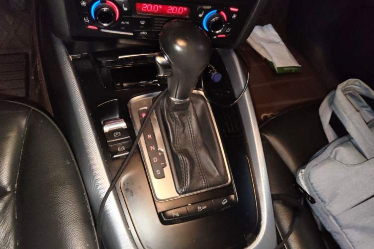Used Audi Q5 2012 2.0TFSI Technology Model Gear Lever
