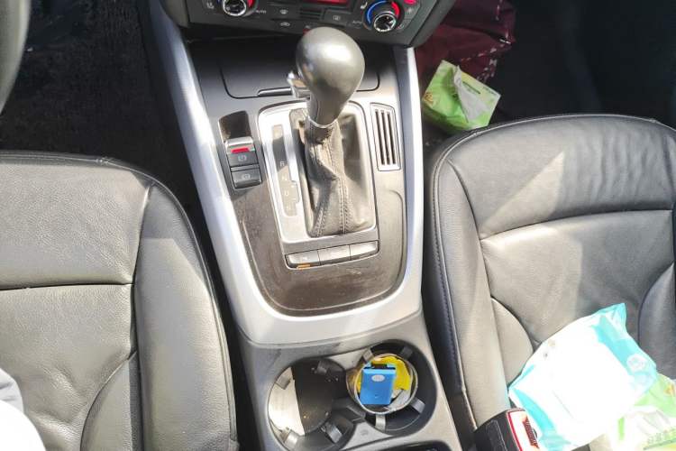 Used Audi Q5 2012 2.0TFSI Technology Model Gear Lever