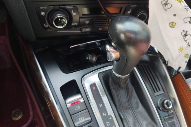 Used Audi Q5 2012 2.0TFSI Comfort Version Gear Lever