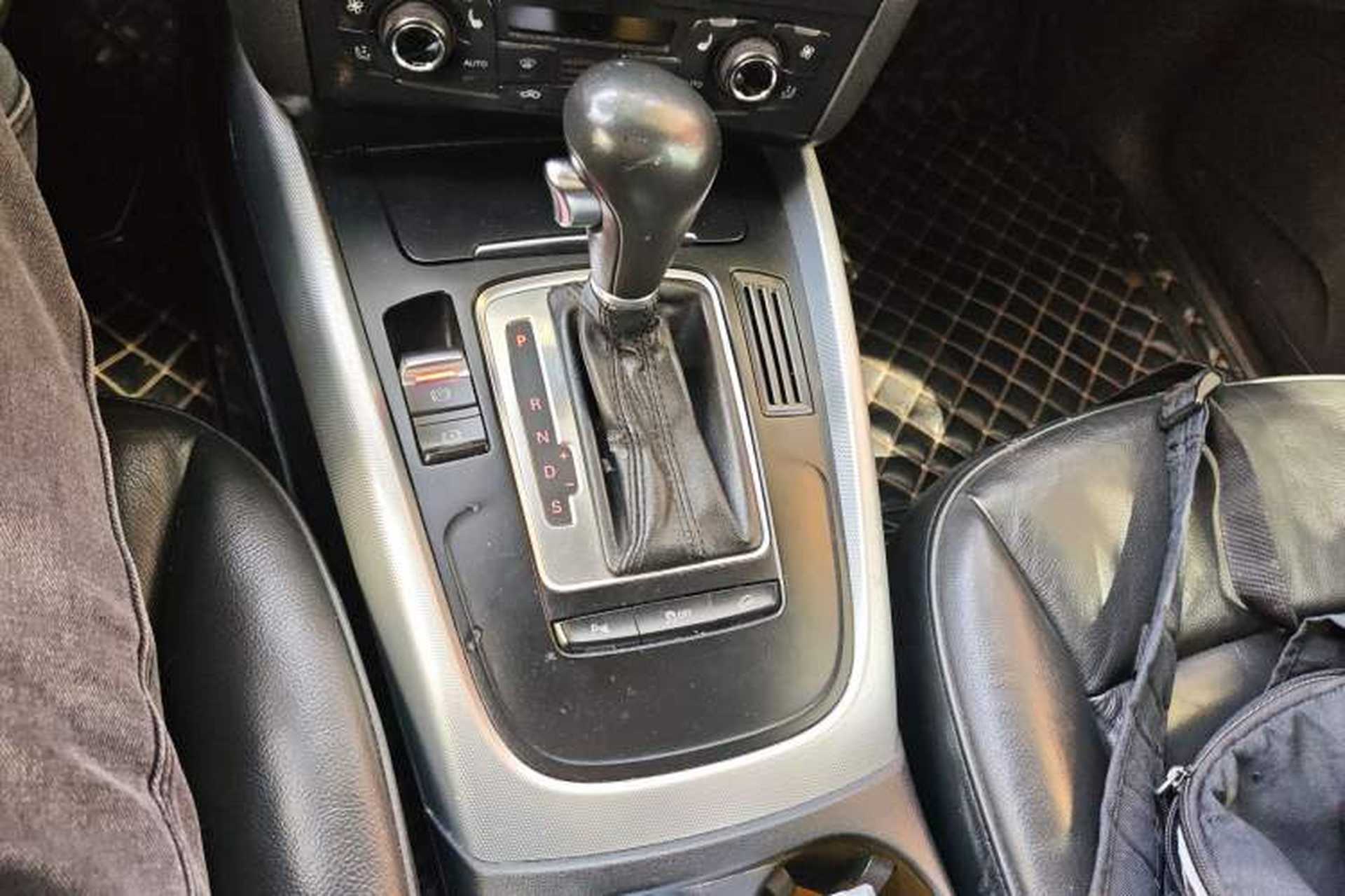 Used Audi Q5 2012 2.0TFSI Technology Model Gear Lever