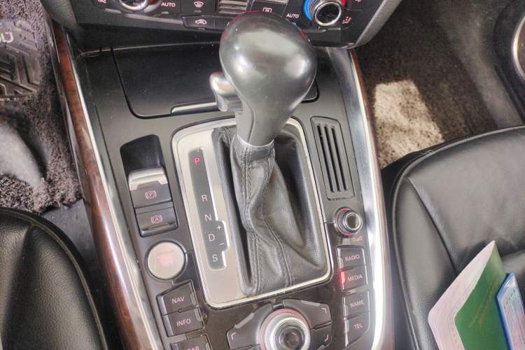 Used Audi Q5 2012 2.0TFSI Comfort Version Gear Lever