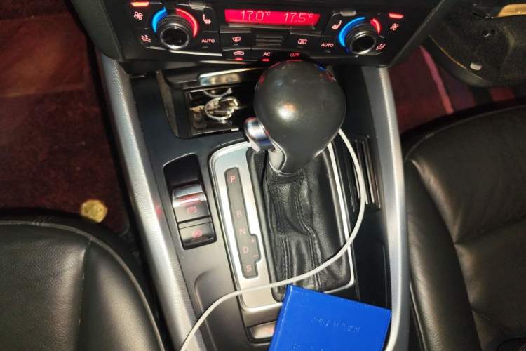 Used Audi Q5 2012 2.0TFSI Technology Model Gear Lever