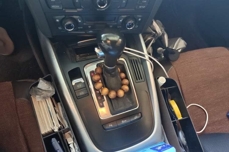 Used Audi Q5 2012 2.0TFSI Technology Model Gear Lever
