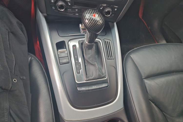 Used Audi Q5 2012 2.0TFSI Technology Model Gear Lever