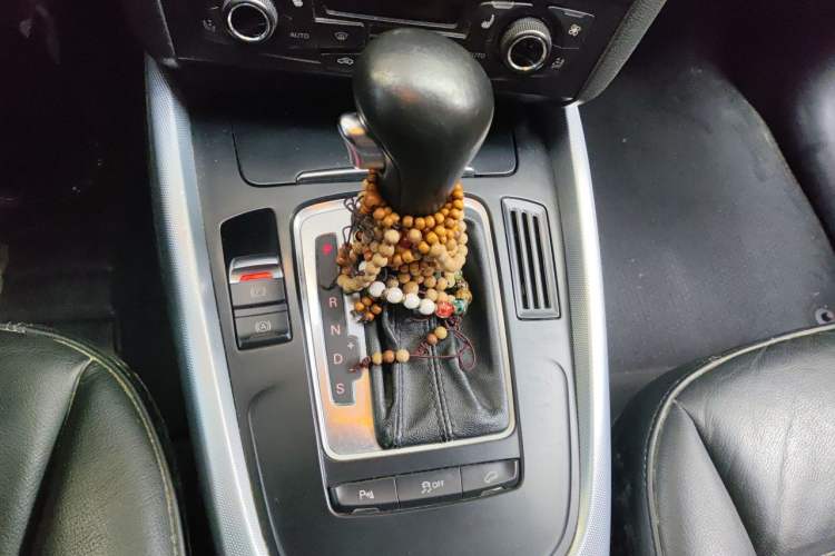 Used Audi Q5 2012 2.0TFSI Technology Model Gear Lever