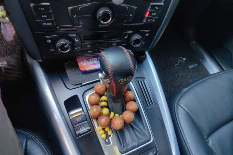 Used Audi Q5 2012 2.0TFSI Technology Model Gear Lever
