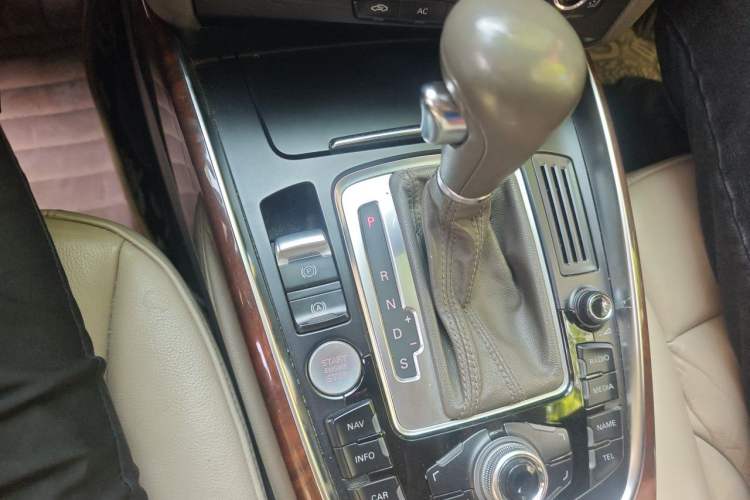 Used Audi Q5 2012 2.0TFSI Comfort Version Gear Lever