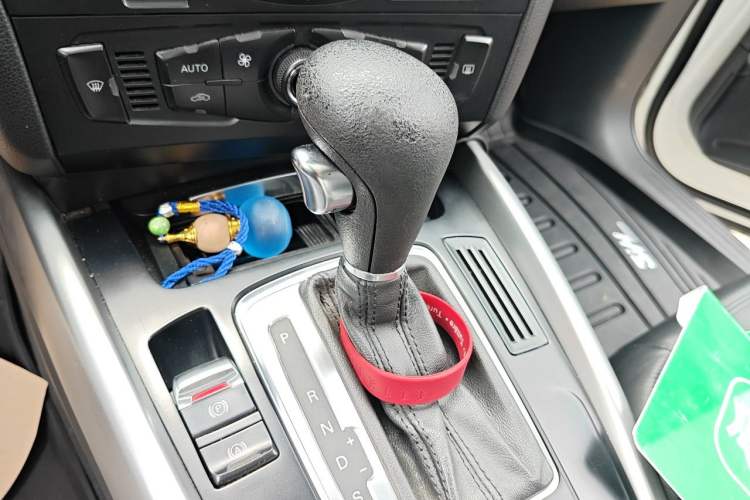 Used Audi Q5 2012 2.0TFSI Trendy Edition Gear Lever