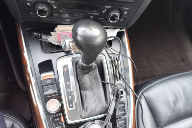 Used Audi Q5 2012 2.0TFSI Comfort Version Gear Lever