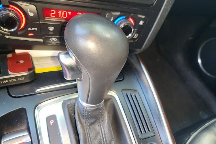 Used Audi Q5 2012 2.0TFSI Comfort Version Gear Lever