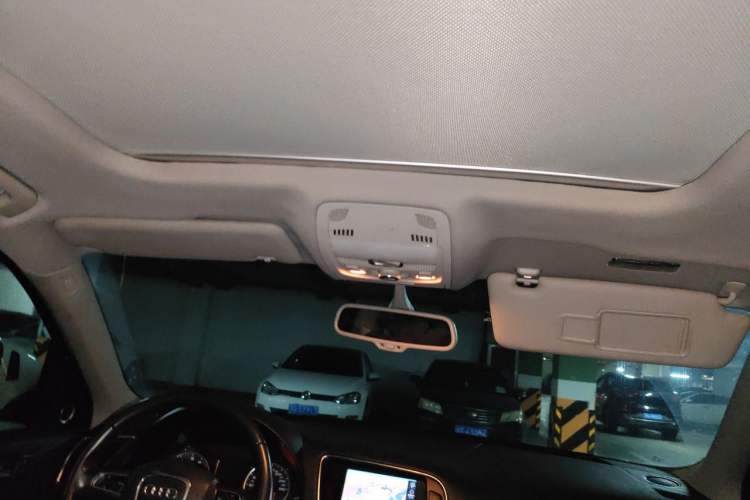 Used Audi Q5 2012 2.0TFSI Comfort Version Headliner