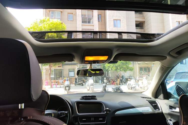 Used Audi Q5 2012 2.0TFSI Comfort Version Headliner