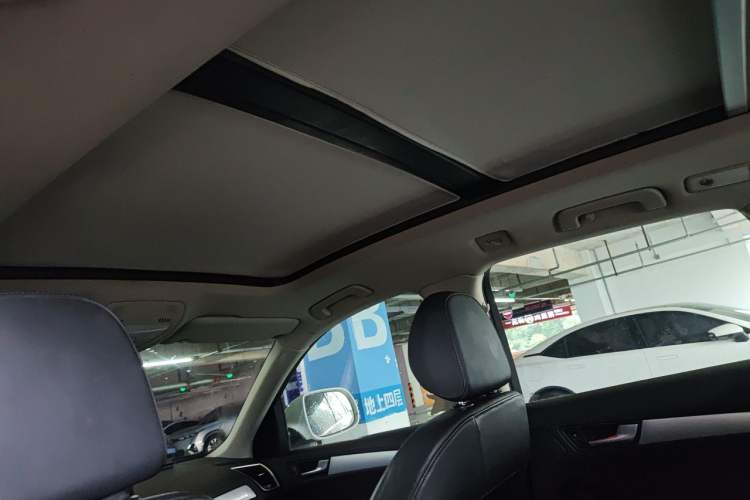 Used Audi Q5 2012 2.0TFSI Technology Model Headliner