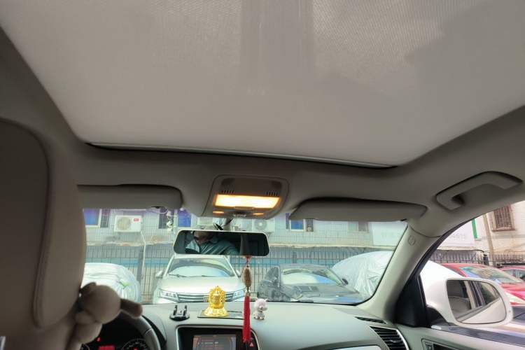 Used Audi Q5 2012 2.0TFSI Technology Model Headliner