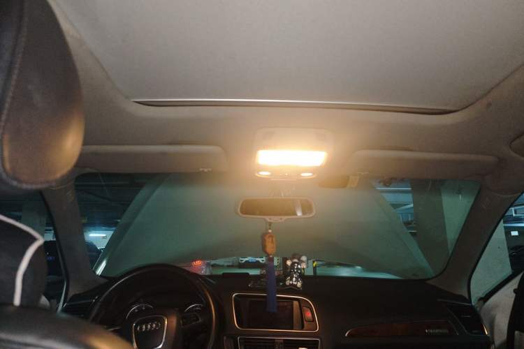 Used Audi Q5 2012 2.0TFSI Comfort Version Headliner