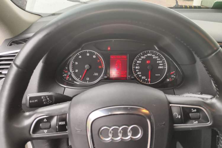 Used Audi Q5 2012 2.0TFSI Technology Model Instrument Cluster