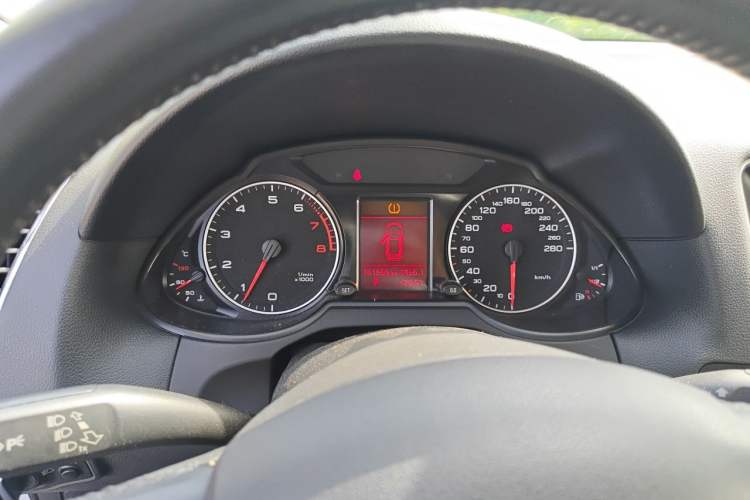 Used Audi Q5 2012 2.0TFSI Technology Model Instrument Cluster