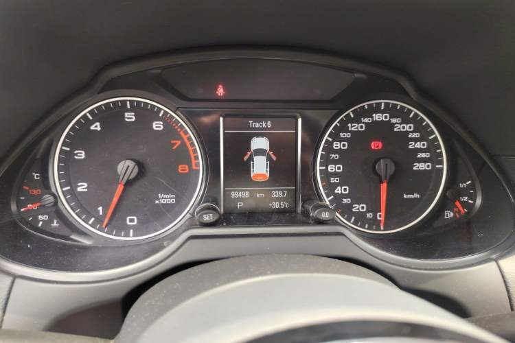 Used Audi Q5 2012 2.0TFSI Comfort Version Instrument Cluster