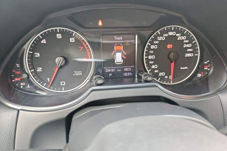 Used Audi Q5 2012 2.0TFSI Comfort Version Instrument Cluster