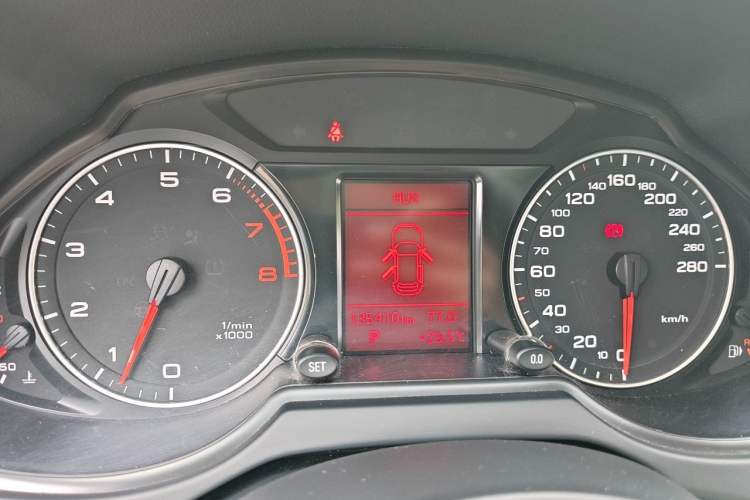 Used Audi Q5 2012 2.0TFSI Trendy Edition Instrument Cluster