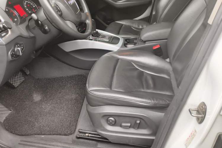 Used Audi Q5 2012 2.0TFSI Technology Model Left Front Seat