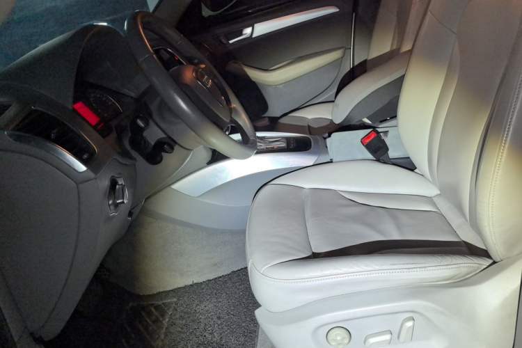 Used Audi Q5 2012 2.0TFSI Technology Model Left Front Seat