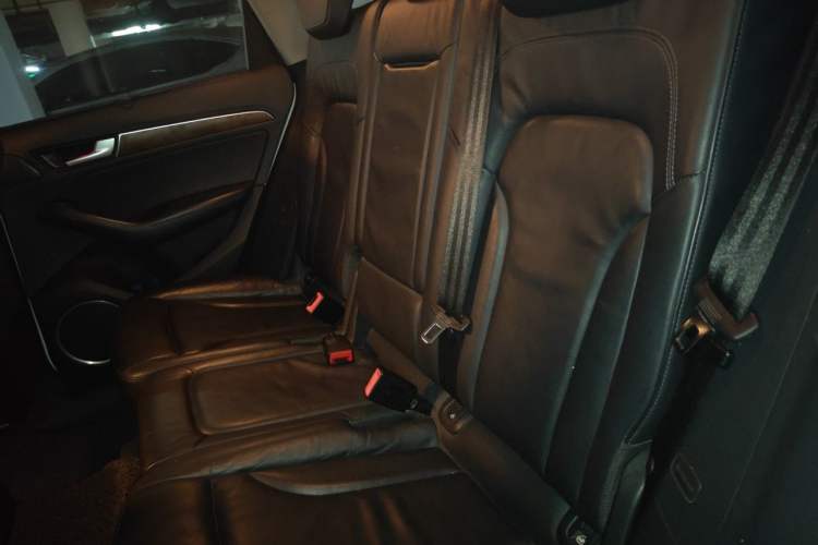 Used Audi Q5 2012 2.0TFSI hybrid Left Rear Seat