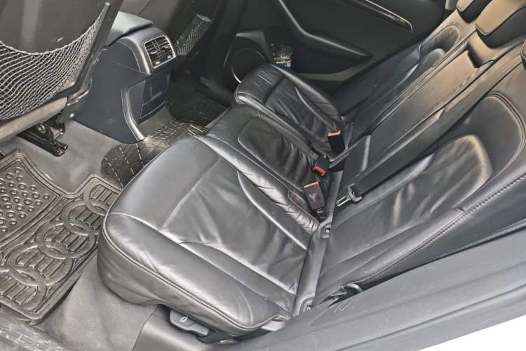 Used Audi Q5 2012 2.0TFSI Comfort Version Left Rear Seat