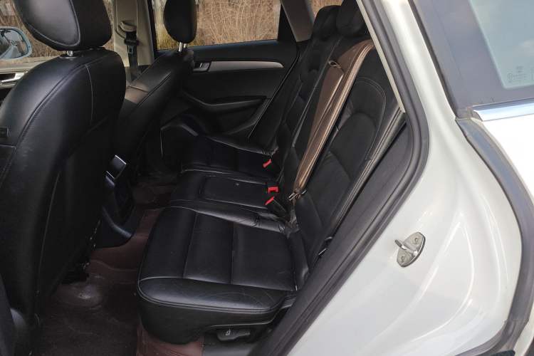 Used Audi Q5 2012 2.0TFSI Trendy Edition Left Rear Seat