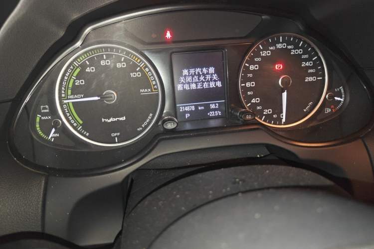 Used Audi Q5 2012 2.0TFSI hybrid Odometer Close Up