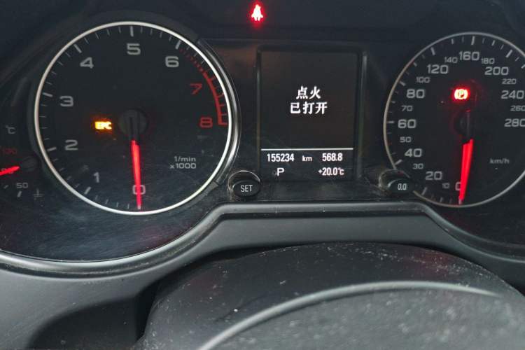 Used Audi Q5 2012 2.0TFSI Comfort Version Odometer Close Up