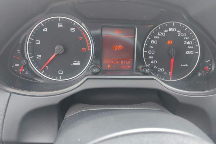 Used Audi Q5 2012 2.0TFSI Trendy Edition Odometer Close Up
