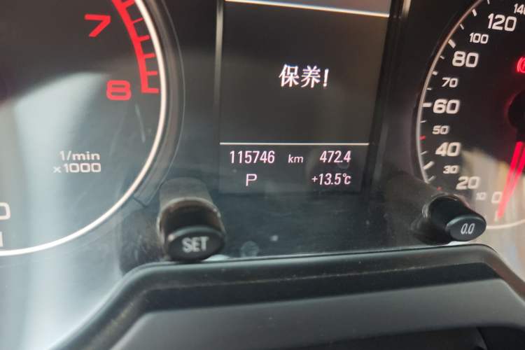 Used Audi Q5 2012 2.0TFSI Comfort Version Odometer Close Up