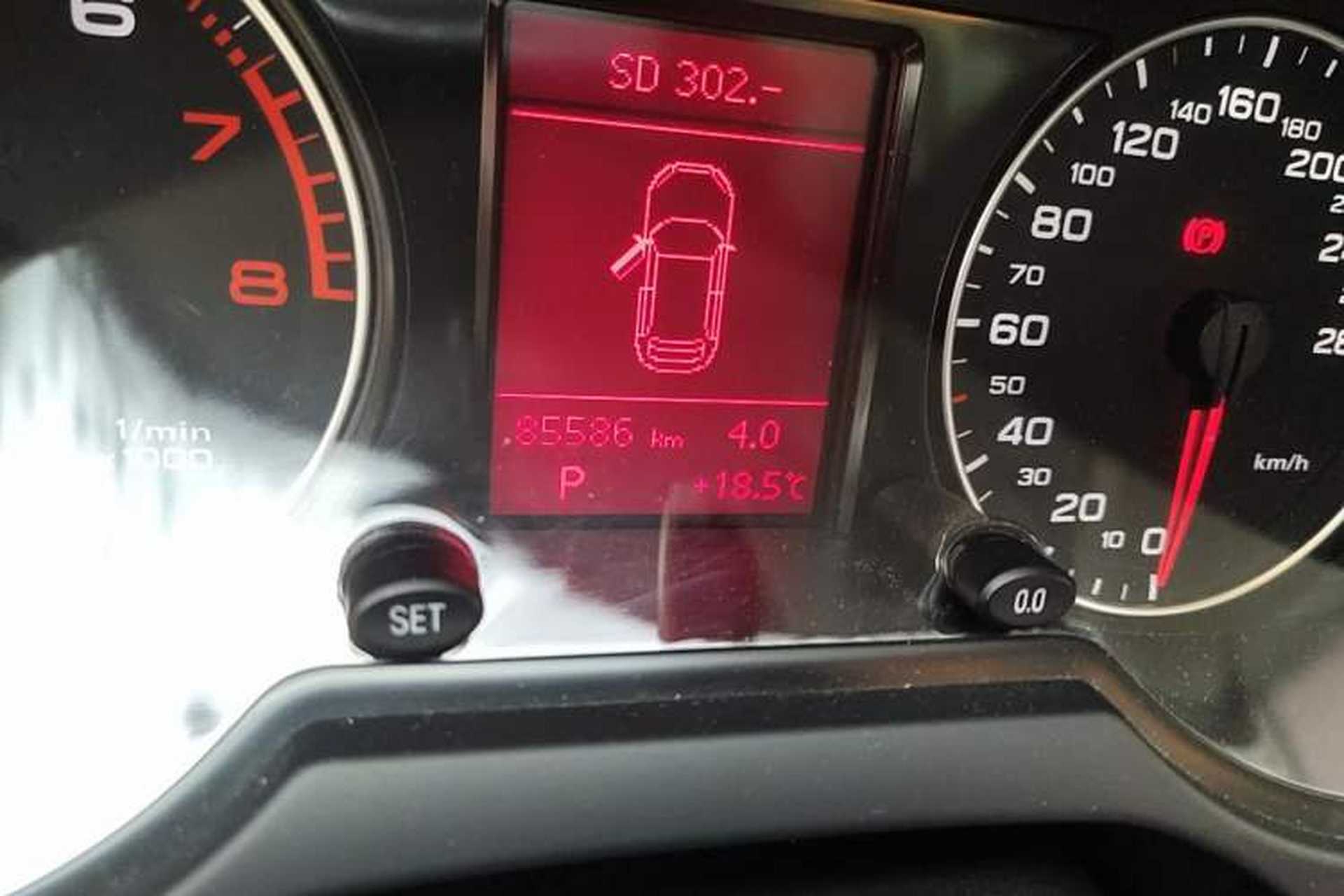 Used Audi Q5 2012 2.0TFSI Technology Model Odometer Close Up