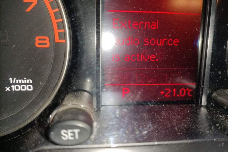 Used Audi Q5 2012 2.0TFSI Technology Model Odometer Close Up