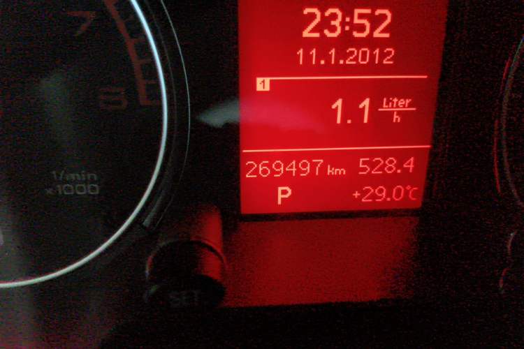 Used Audi Q5 2012 2.0TFSI Technology Model Odometer Close Up