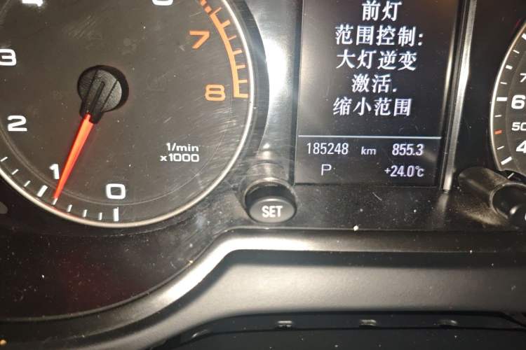 Used Audi Q5 2012 2.0TFSI Comfort Version Odometer Close Up