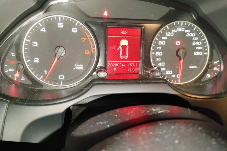 Used Audi Q5 2012 2.0TFSI Trendy Edition Odometer Close Up
