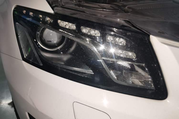 Used Audi Q5 2012 2.0TFSI hybrid Right Front Headlight