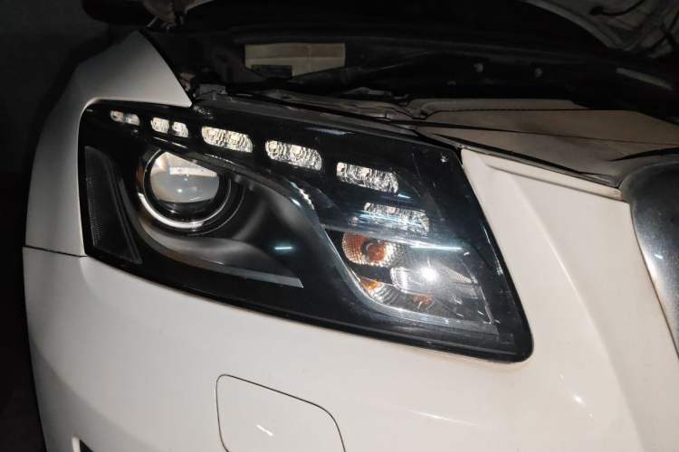Used Audi Q5 2012 2.0TFSI Comfort Version Right Front Headlight