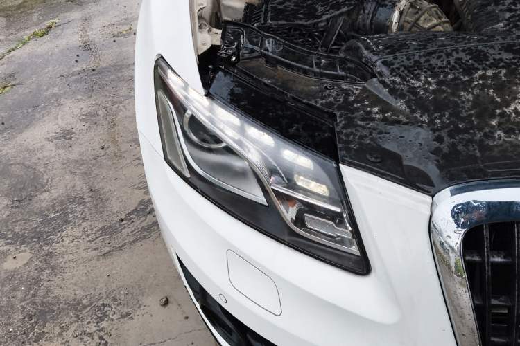 Used Audi Q5 2012 2.0TFSI Comfort Version Right Front Headlight