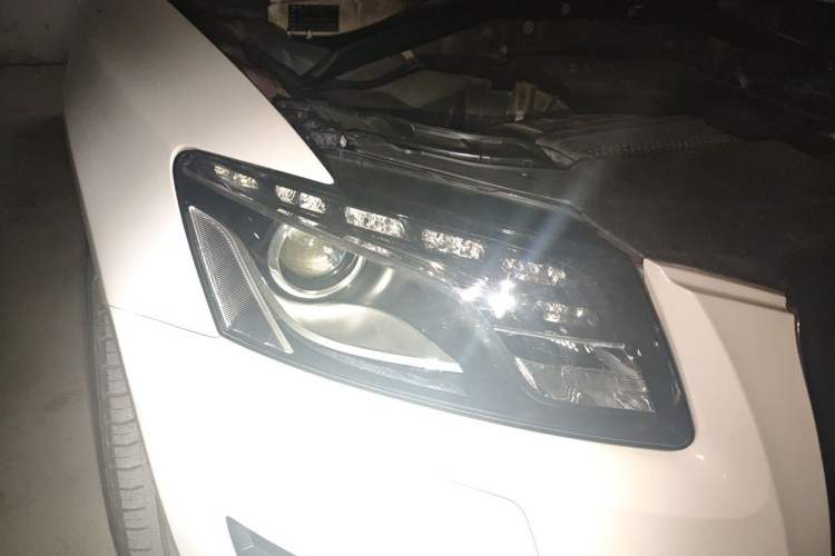 Used Audi Q5 2012 2.0TFSI Comfort Version Right Front Headlight