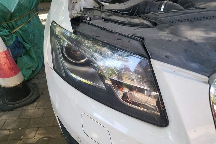 Used Audi Q5 2012 2.0TFSI Comfort Version Right Front Headlight