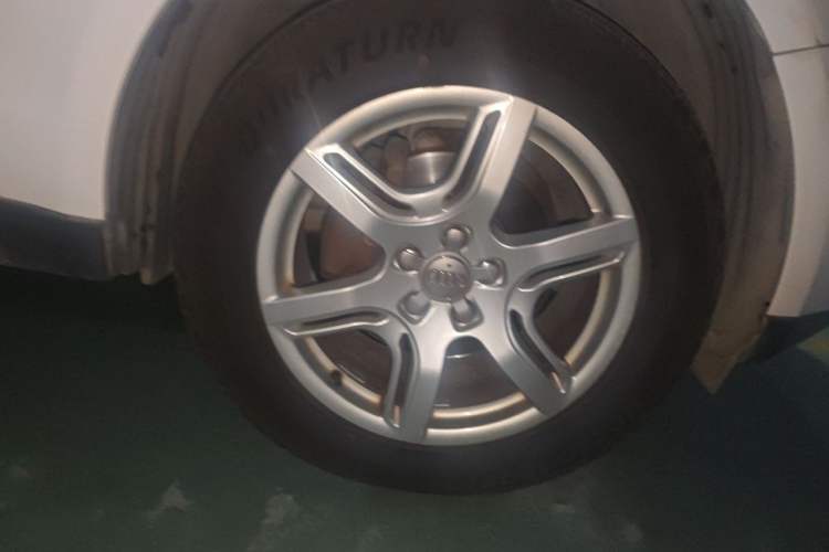 Used Audi Q5 2012 2.0TFSI Technology Model Right Front Wheel Hub